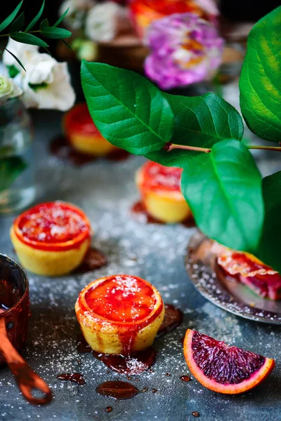 Semolina Badem Kan Portakalı Şurubu Klasik Tarz Seçici Odak Noktası — Stok fotoğraf