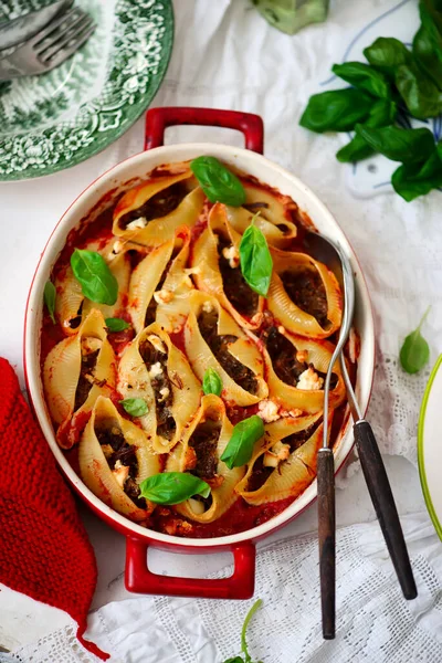 Carne Tirada Horno Relleno Shells Style Rustic Selective Focus —  Fotos de Stock