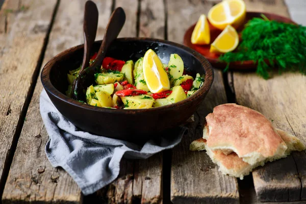 Salade Pommes Terre Chaudes Avec Vinaigrette Aux Échalotes Focus Sélectif — Photo