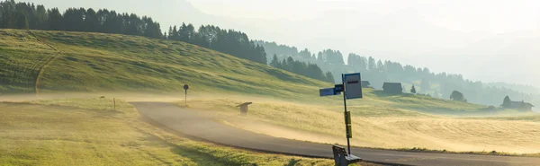 알프스, Dolomites, 이탈리아의 아침 안개 — 스톡 사진