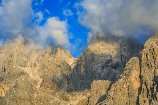 바이 타 Segantini, Dolomites, 이탈리아 — 스톡 사진