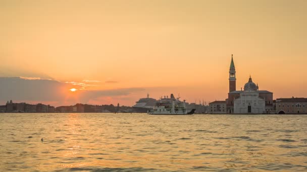 Utsikt över Venedig vid soluppgången — Stockvideo