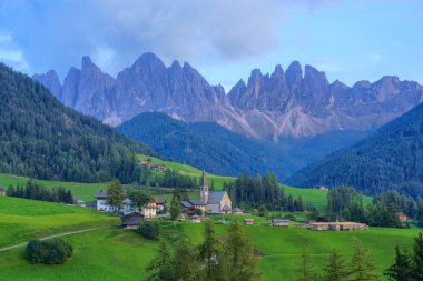 Santa Maddalena günbatımı, Dolomites, İtalya