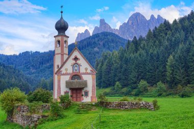 St Johann Kilisesi, Santa Maddalena, Val Di Funes