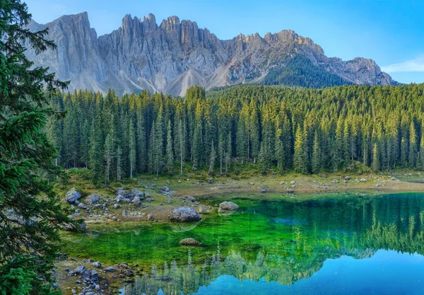 호수 카레 자, Dolomites, 이탈리아 — 스톡 사진