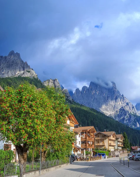 Italské Alpy, Dolomity, Jižní Tyrolsko, Itálie — Stock fotografie