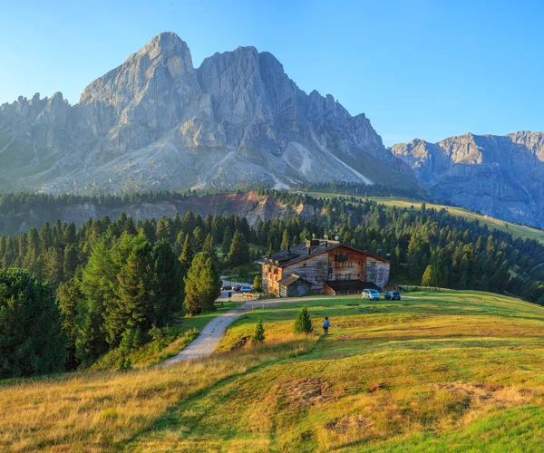 De manhã cedo nos Alpes, Dolomitas, Itália — Fotografia de Stock