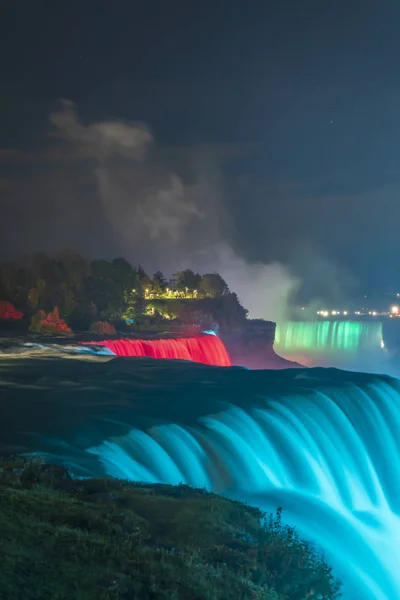 Niagara Şelalesi Şelalenin Renkli Işıkları Amerikan Tarafından Görünüm — Stok fotoğraf