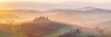 Val D 'Orcia üzerinde gün doğumu, San Quirico d' Orcia, Siena, Toskana, İtalya