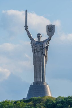  Anavatan Anıtı Ukrayna 'nın başkenti Kyiv' de anıtsal bir heykeldir..