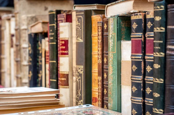 Books in a row. Antique books. Old books background. — Stock Photo, Image