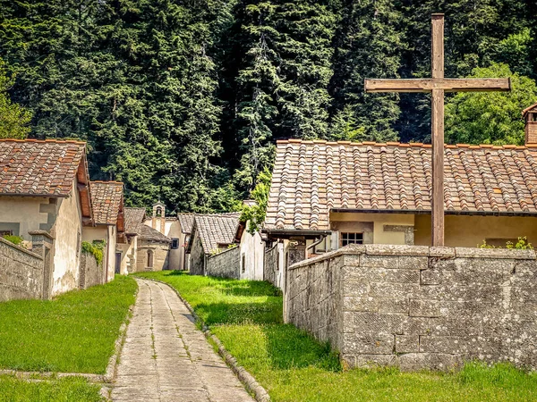 Korset i kloster bosättning, Italien Stockfoto