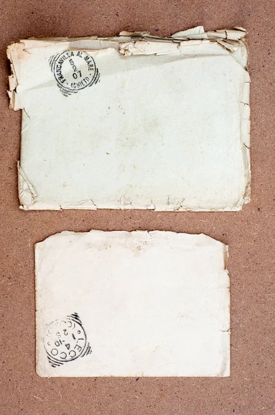 Старый конверт с печатью — стоковое фото