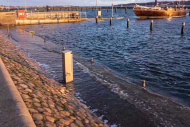 Kiel, Almanya. 5 Ocak, 2017. Kiel, sermaye Schleswig-Holstein, Kuzey Almanya, fırtına ön 
