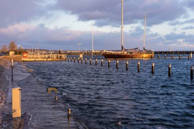 Kiel, Almanya. 5 Ocak, 2017. Kiel, sermaye Schleswig-Holstein, Kuzey Almanya, fırtına ön 