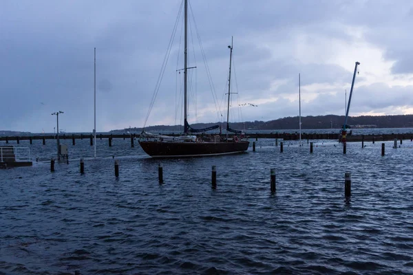 Kiel, Almanya. 5 Ocak, 2017. Kiel, sermaye Schleswig-Holstein, Kuzey Almanya, fırtına ön 