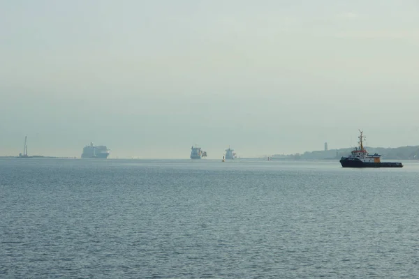 Impressionen von der Anlegestelle der Mein Schiff 6 in kiel — Stockfoto