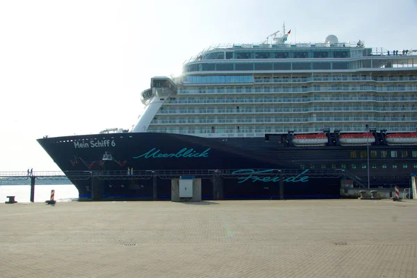 Impressions du premier appel du Mein Schiff 6 à Kiel — Photo