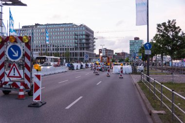Kiel, Almanya - 16 Haziran 2017: Güvenlik önlemleri ve polis kontrollerin Kieler Woche 2017 sırasında