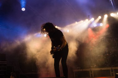 Kiel, Almanya - 18th Haziran 2017: AC/DC Tribute Band Bon Scott Kieler Woche 2017 sırasında gerçekleştiriyor 