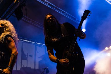 Kiel, Almanya - 18th Haziran 2017: AC/DC Tribute Band Bon Scott Kieler Woche 2017 sırasında gerçekleştiriyor 