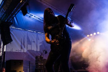 Kiel, Almanya - 18th Haziran 2017: AC/DC Tribute Band Bon Scott Kieler Woche 2017 sırasında gerçekleştiriyor 