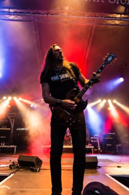 Kiel, Almanya - 18th Haziran 2017: AC/DC Tribute Band Bon Scott Kieler Woche 2017 sırasında gerçekleştiriyor 