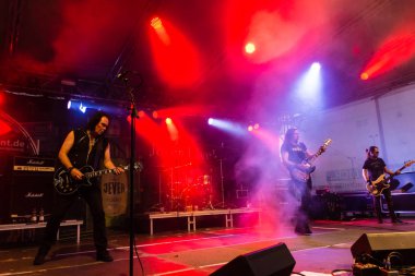 Kiel, Almanya - 18th Haziran 2017: AC/DC Tribute Band Bon Scott Kieler Woche 2017 sırasında gerçekleştiriyor 