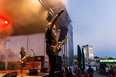 Kiel, Almanya - 18th Haziran 2017: AC/DC Tribute Band Bon Scott Kieler Woche 2017 sırasında gerçekleştiriyor 