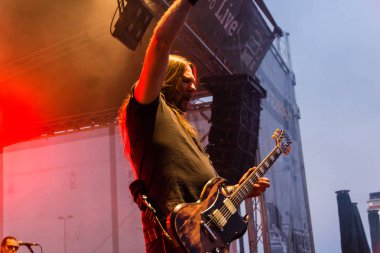 Kiel, Almanya - 18th Haziran 2017: AC/DC Tribute Band Bon Scott Kieler Woche 2017 sırasında gerçekleştiriyor 