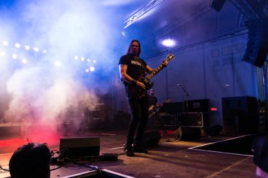 Kiel, Almanya - 18th Haziran 2017: AC/DC Tribute Band Bon Scott Kieler Woche 2017 sırasında gerçekleştiriyor 