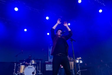 Kiel, Almanya - 17 Haziran 2017: Michael Patrick Kelly Kieler Woche 2017 ilk gününde Rathaus sahnede
