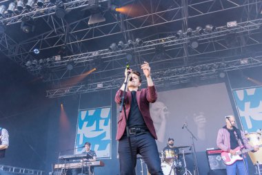 Kiel, Almanya - 17 Haziran 2017: Michael Patrick Kelly Kieler Woche 2017 ilk gününde Rathaus sahnede