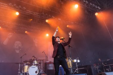 Kiel, Almanya - 17 Haziran 2017: Michael Patrick Kelly Kieler Woche 2017 ilk gününde Rathaus sahnede