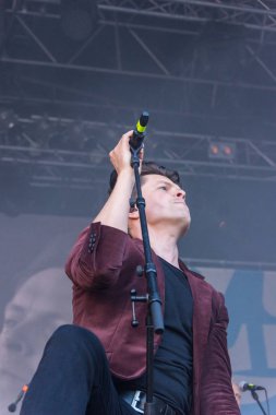 Kiel, Almanya - 17 Haziran 2017: Michael Patrick Kelly Kieler Woche 2017 ilk gününde Rathaus sahnede