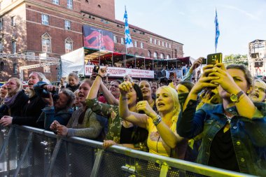 Kiel, Almanya - 17 Haziran 2017: Michael Patrick Kelly Kieler Woche 2017 ilk gününde Rathaus sahnede