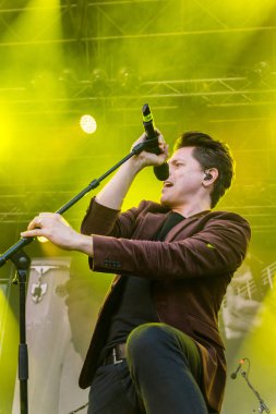 Kiel, Almanya - 17 Haziran 2017: Michael Patrick Kelly Kieler Woche 2017 ilk gününde Rathaus sahnede