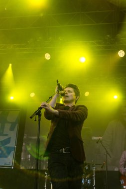 Kiel, Almanya - 17 Haziran 2017: Michael Patrick Kelly Kieler Woche 2017 ilk gününde Rathaus sahnede