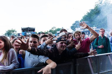 Kiel, Almanya - 17 Haziran 2017: Dj güzellik ve radyo Bob üzerinde Beats! Kampı sırasında Kieler Woche 2017