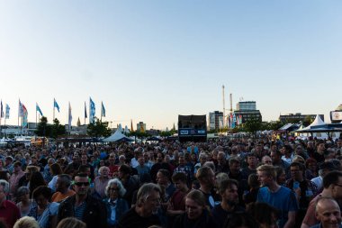 Kiel, Almanya - 18th Haziran 2017: Band Manfred Mann'ın dünya grup Kieler Woche 2017 sırasında Hoern sahne alanı'nda gerçekleştiriyor