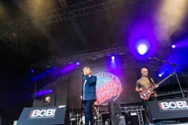 Kiel, Almanya - 18th Haziran 2017: Band Manfred Mann'ın dünya grup Kieler Woche 2017 sırasında Hoern sahne alanı'nda gerçekleştiriyor
