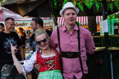 Kiel, Almanya - 19 Haziran 2017: Rapçi Samy Deluxe Hoern sahne alanı'nda Kieler Woche 2017 sırasında gerçekleştiriyor