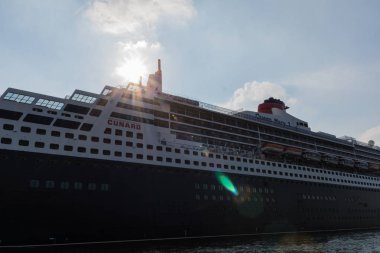 Hamburg, Almanya - 29 Ağustos 2017: Kraliçe evlen Cruise Terminal Hamburg-Steinwerder, döşeme 2 gösterimler 