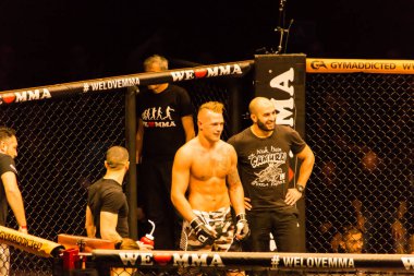 Hamburg, Almanya - 18 Kasım 2017: Artur Reis ve Poorya Zaheri biz aşk Mma 34 sırasında arasındaki mücadele 