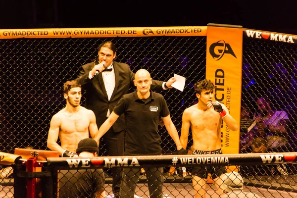 ハンブルク ドイツ 2017 Maysam Schafie と我々 Mma Ashab Elichanov との戦い — ストック写真