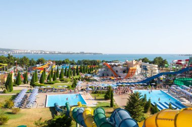 Gelendzhik, Rusya Federasyonu-Ağustos 29: Panorama Starik Buhta su parkı Gelendzhik resort Town Ağustos 20,2015, Krasnodar Krayı, Rusya, tatilciler var parkta.