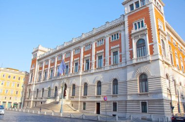 Roma-Ağustos 8: palazzo montecitorio, Roma, İtalya piazza del parlamento üzerinde Ağustos 8,2013 üzerinde. palazzo montecitorio, Roma ve İtalyan milletvekilleri odası koltuk Saray gibi.