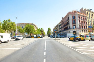 Barcelona-Ağustos 29: Otoyol trafiğe 29 Ağustos 2012 tarihinde Barceloneta Barcelona, Catalonia, İspanya.