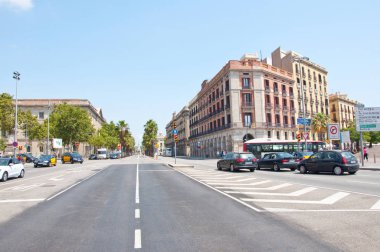 Barcelona-Ağustos 29: Otoyol trafiğe Barceloneta'daki 29 Ağustos 2012 tarihinde öğle Barcelona, Catalonia, İspanya.
