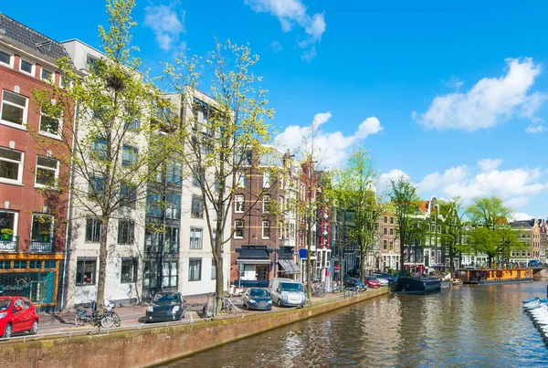 Amsterdam Dubna Prinsengracht Kanál Hausbóty Dubna 2015 Prinsengracht Třetí Tří — Stock fotografie